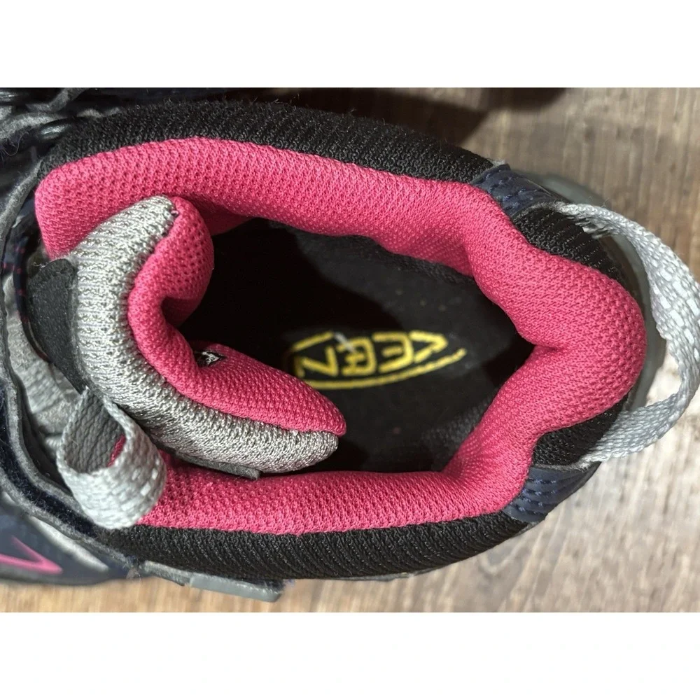 KEEN Oakridge Mid Waterproof Kids Hiking Boots Navy Gray Pink Size 12